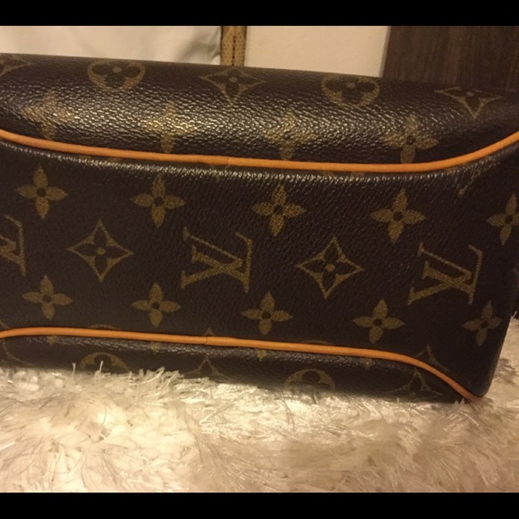 Louis Vuitton Blois crossbody bag - Picture 8 of 8